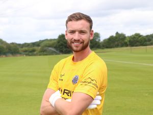 Supporting image for story: Shrewsbury Town boss Paul Hurst reveals Toby Savin expectation 