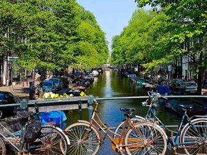 Supporting image for story: 'Dam good time in Netherland capital