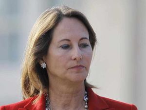 Supporting image for story: Fruitcakes, barmpots and racists