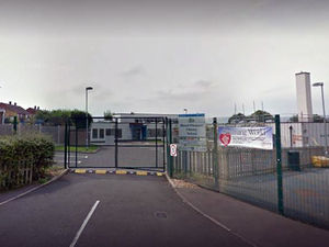 Supporting image for story: Lunch drama at Shrewsbury primary school as parents hit back over meal of bread, water and fruit
