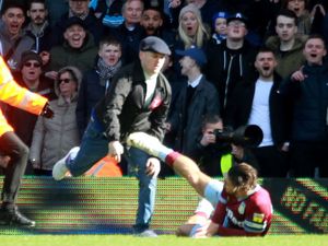 Supporting image for story: Jack Grealish attack: Fan who punched Aston Villa star locked up for 14 weeks