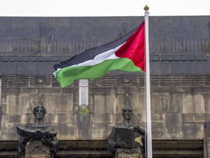 Supporting image for story: UK to recognise Palestinian state despite pressure from US and hostage families