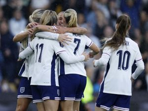 Supporting image for story: England beat Republic of Ireland to move within a point of Euro 2025