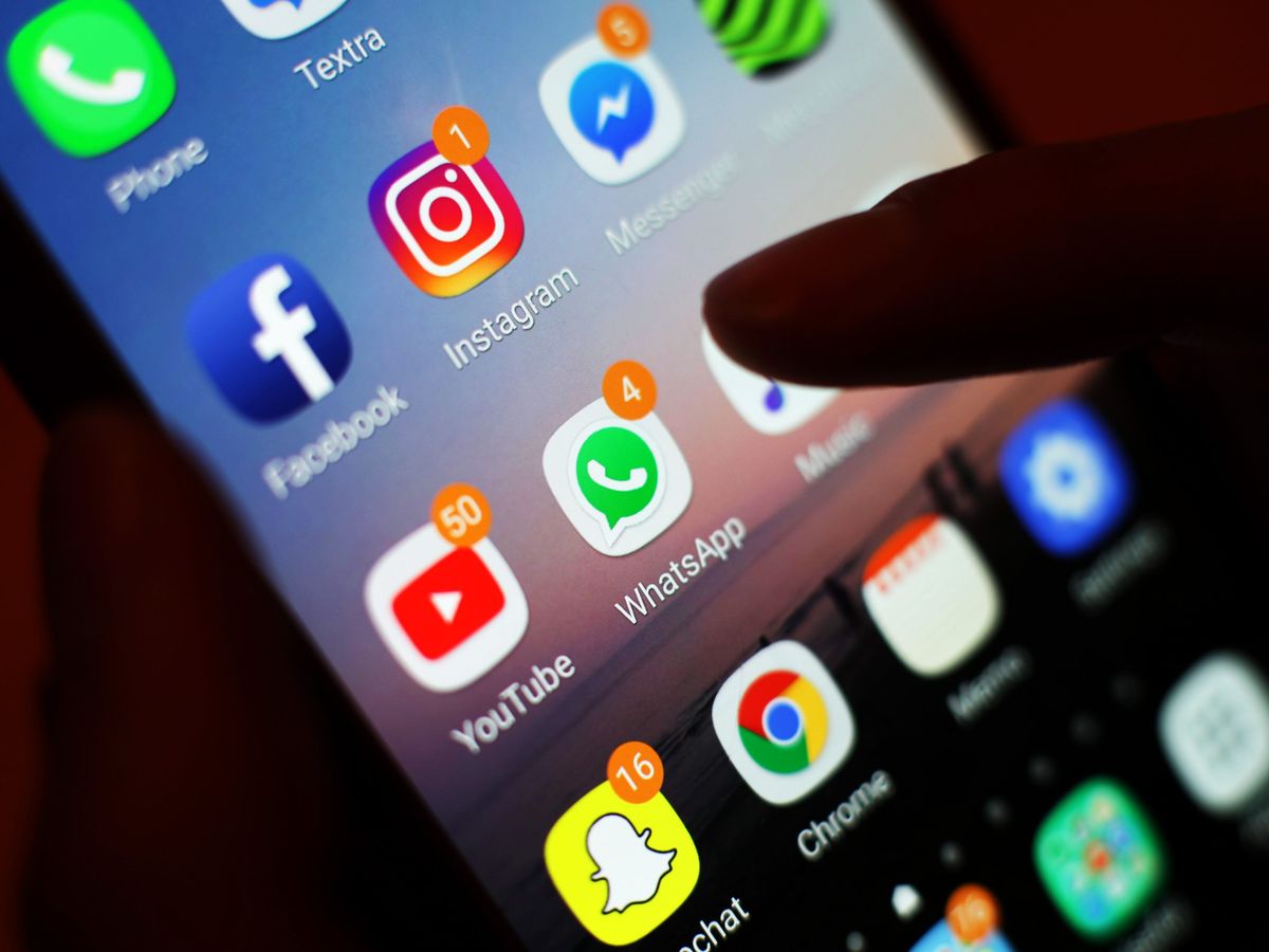 Teaching union calls for social media ban for under-16s to improve learning