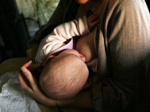 Supporting image for story: Breastfeeding mums less likely to give their babies treats, study shows
