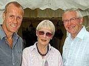 Supporting image for story: Delight as Shirley hands over cash