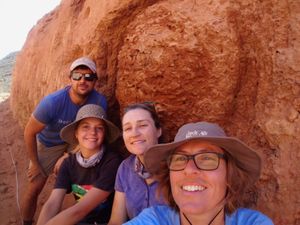 Supporting image for story: Oldest inhabited termite mounds have been active for 34,000 years