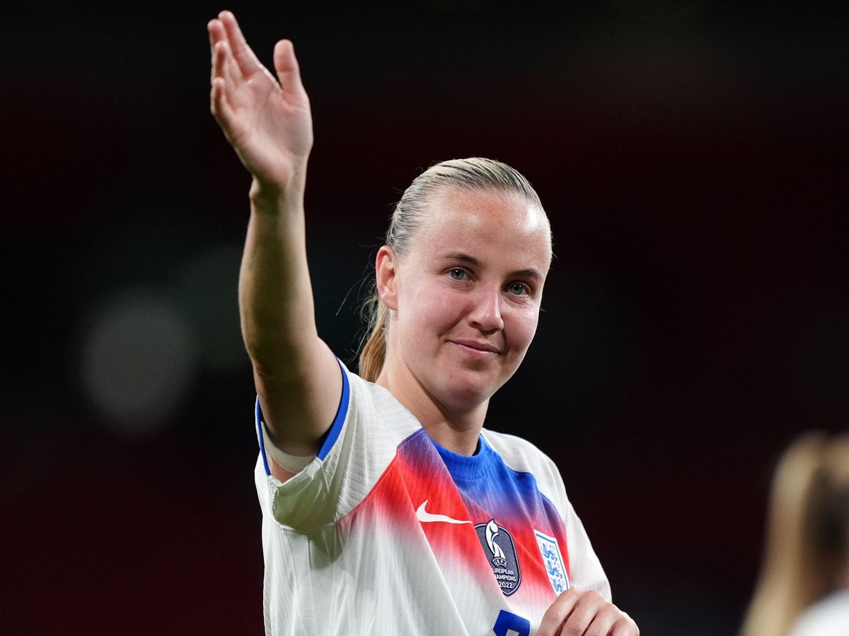 Beth Mead urges England to feed off the pressure of European title defence