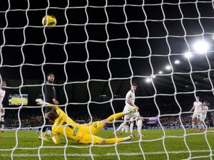 Supporting image for story: Manchester City avoid Carabao Cup shock after hitting back to beat Swansea