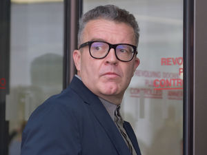 Supporting image for story: Tom Watson apologises over four-month Ian Austin probe