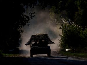 Supporting image for story: Ukrainian civilians urged to evacuate Pokrovsk as Russian troops approach