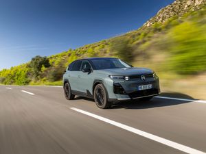 Supporting image for story: First Drive: The Citroen e-C5 Aircross is all about comfort and space