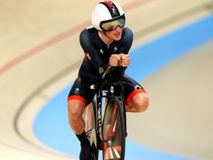 Supporting image for story: Great Britain take team pursuit silver after Ethan Hayter slip on final lap