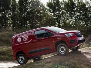 Supporting image for story: Vauxhall Combo Cargo 4×4 revealed as a go-anywhere van