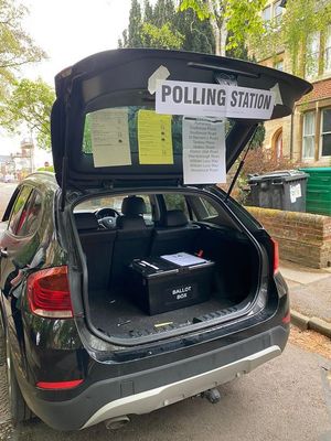 The temporary polling station that had to be set up until the keyholder arrived