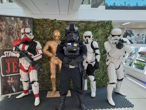 Cosplayers Galore at GeekCon.