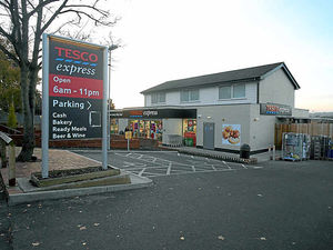 Supporting image for story: Hammer-wielding robbers in Kidderminster shop raid