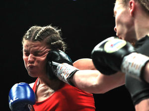 Supporting image for story: Brave Kirstie Bavington beaten by Lauren Price in historic British title fight