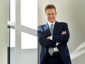 Supporting image for story: Chancellor should stimulate economy, says mayor Street