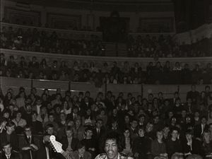 Supporting image for story: Roger Daltrey reveals exclusive details on Jimi Hendrix’s final days