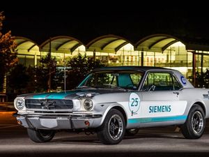 Supporting image for story: Siemens to run fully autonomous 1965 Ford Mustang up Goodwood hill climb