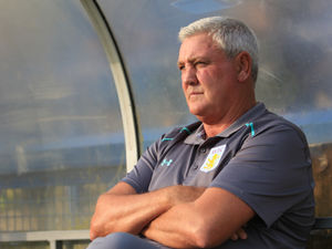 Supporting image for story: Steve Bruce: Jordan Amavi speculation led to Aston Villa omission