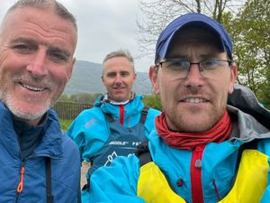 Supporting image for story: Kayakers meet BBC Springwatch star at ‘Stream in the Sky’