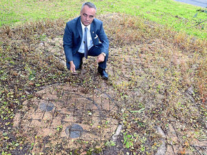 Supporting image for story: Move to rip up Market Drayton gingerbread icon 'takes the biscuit'