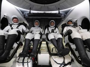 Supporting image for story: Nasa astronaut in hospital after extended space station mission