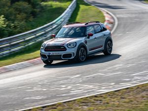 Supporting image for story: Mini reveals updated Countryman John Cooper Works