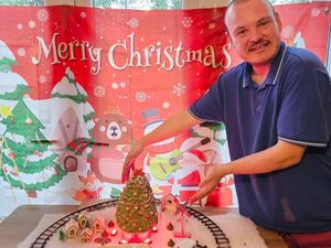 Supporting image for story: Wombourne resident bakes prize-winning Christmas cake