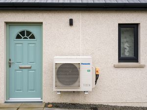 Supporting image for story: Make electricity cheaper so households benefit from heat pumps, advisers urge