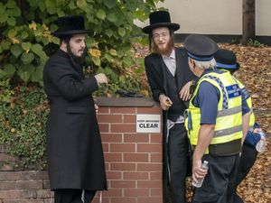 Supporting image for story: More police in British Jewish communities after Bondi terror attack