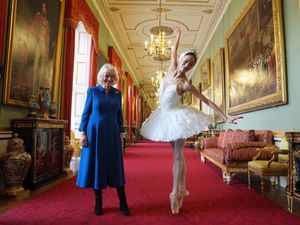 Supporting image for story: Queen jokes about ‘outperforming’ ballet dancers