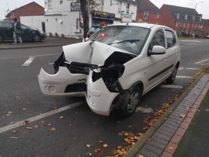 Supporting image for story: Car ploughs into telephone pole in Tipton and knocks out internet - but driver is unhurt