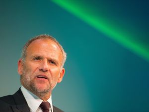 Supporting image for story: PM appoints former Tesco boss as adviser to help ease supply chain crisis