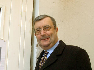 Supporting image for story: Tributes pour in for true blue ex-Tory MP Warren Hawksley