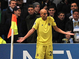 Supporting image for story: Fiorentina fans show their amazing support for ex-West Brom midfielder Borja Valero - VIDEO