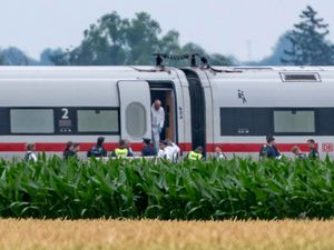 Supporting image for story: Four people injured in axe attack on German train, police say