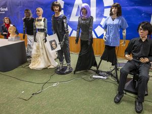 Supporting image for story: Robots say they could be better leaders but will not rebel against humans