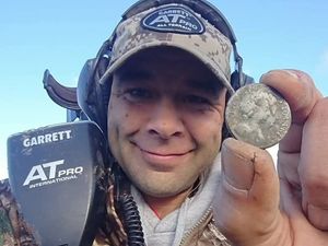 Supporting image for story: Treasure hunters descend on county for tours