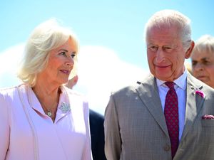 Supporting image for story: Well-wishers cheer King and Queen in Canadian capital