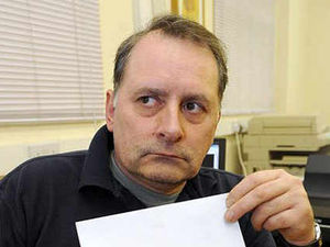 Supporting image for story: Theft victim charged for return of his car