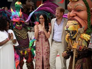 Supporting image for story: Harry joins in volleyball game during visit to Invictus Games athletes