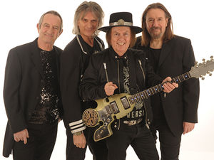 Supporting image for story: Slade send message to fans on tour postponement