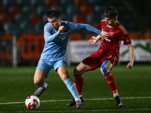 Supporting image for story: Robins close gap in two top but hit with stoppage time goal