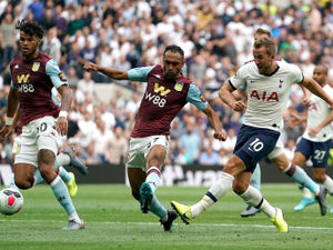 Supporting image for story: Aston Villa defender Ahmed Elmohamady signs contract extension