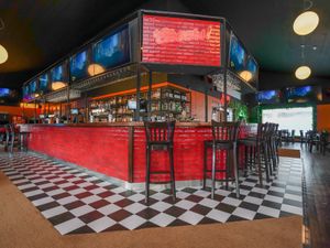 Supporting image for story: US style as new sports bar launches in Walsall