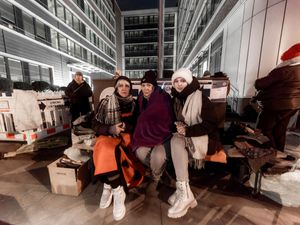 Supporting image for story: New Ukrainian refugee route ‘could bring tens of thousands to UK’