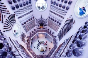 Supporting image for story: Getting in touch with host city